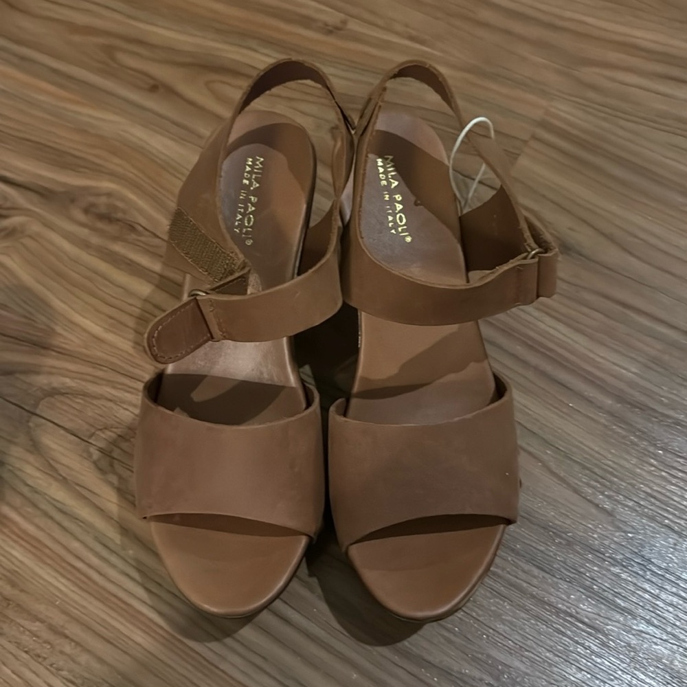 Made in Italy sandals. Size 7. NWOT.